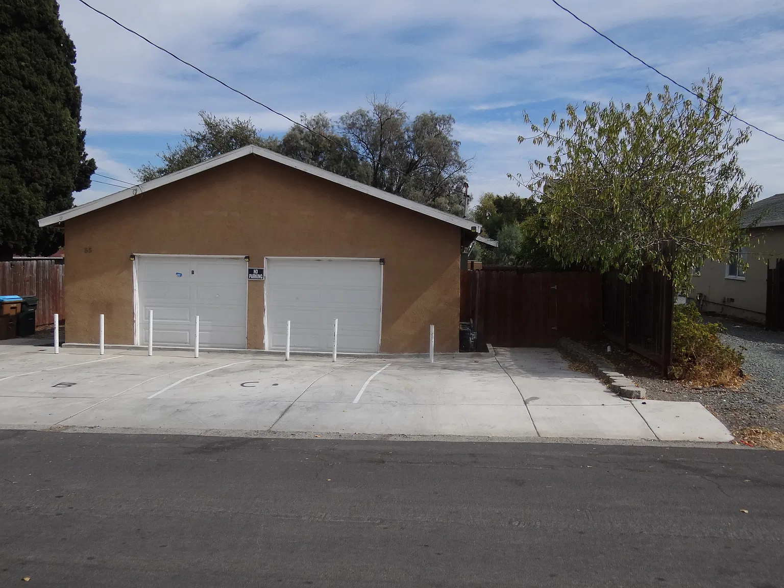 2 bed, 800 sqft, $2,300 — Photo 2