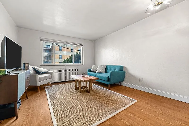 1 bed, 400 sqft, $1,072 — Photo 4