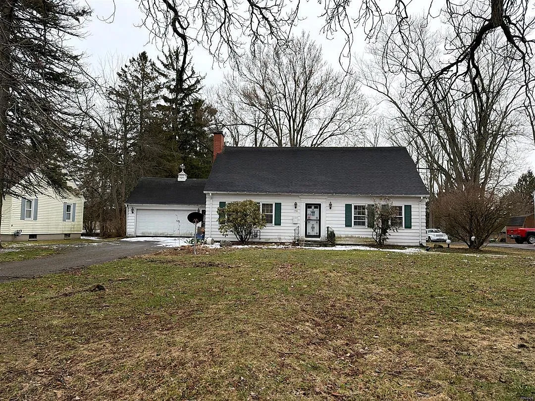 170 Lincoln Ave photo 1