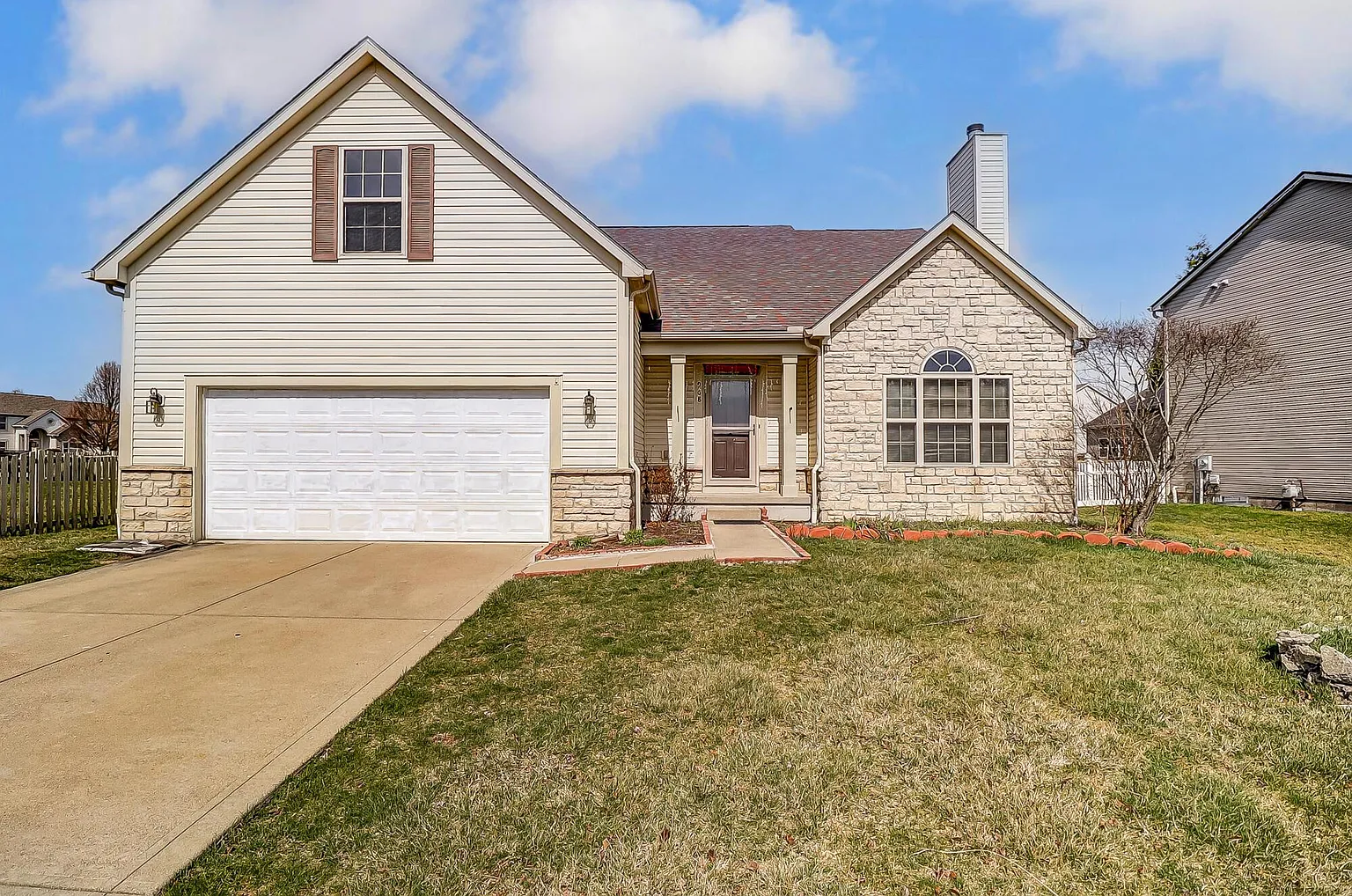 968 Fortkort Dr photo 1