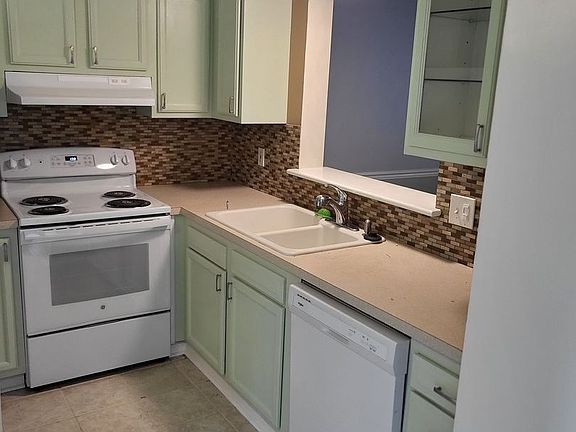 3rd image of 3912 Wyckoff Dr