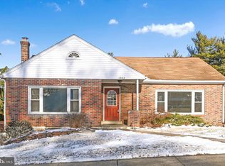 1003 Orchard St, Akron, PA