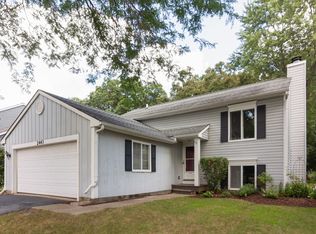 2443 Red Bud Ct, Aurora, IL 60502