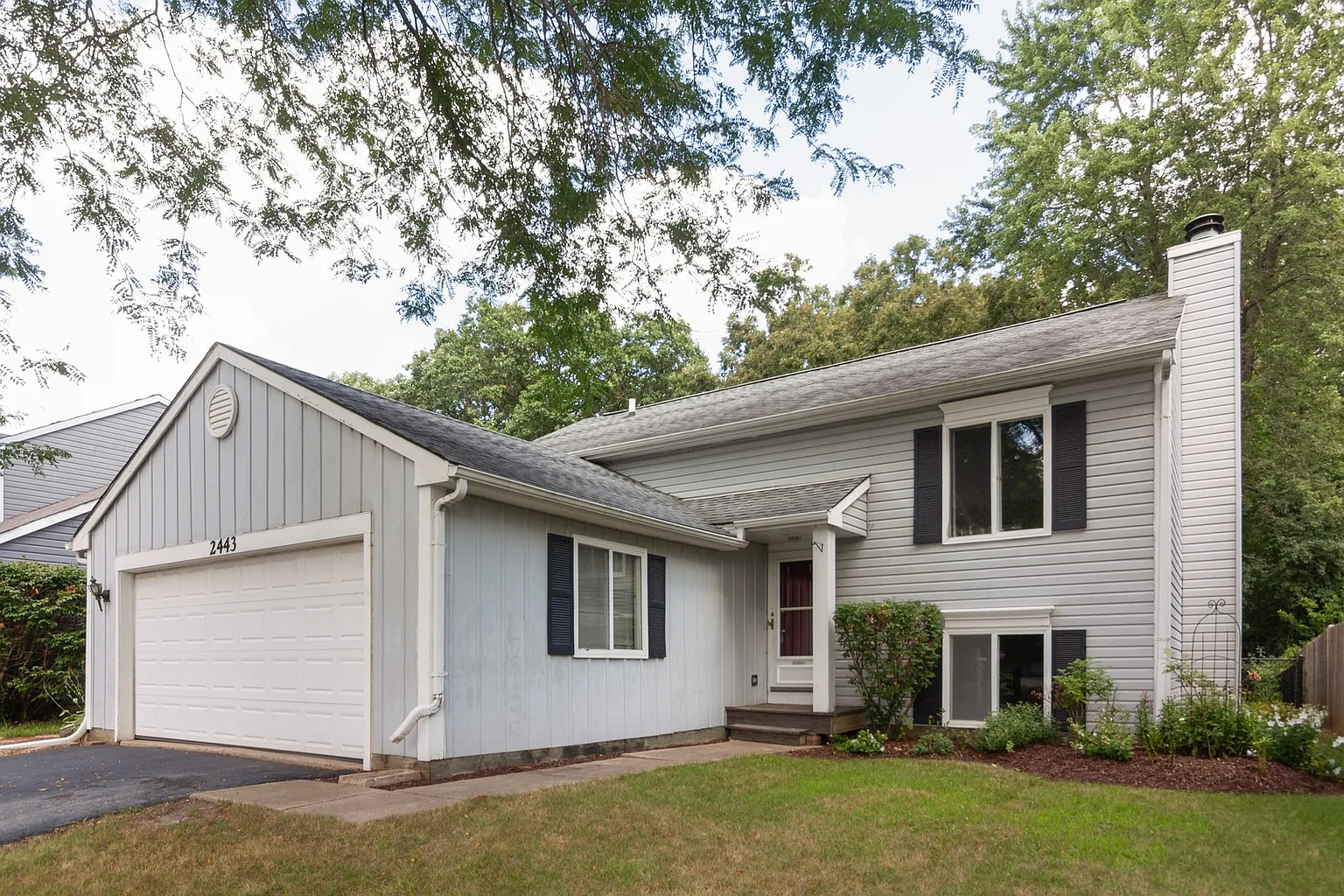 2443 Red Bud Ct photo 1