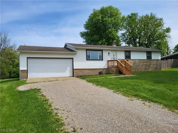 27 Juanita Dr, Zanesville, OH 43701