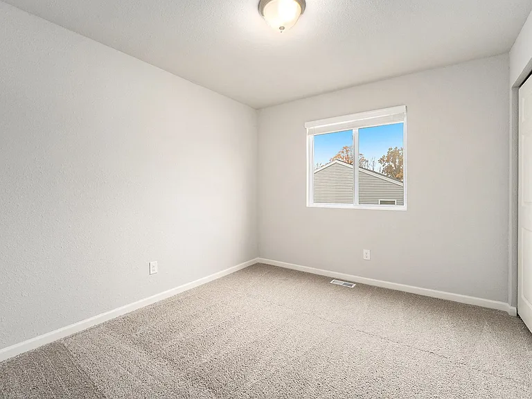 1610 Autumn Ridge Ln — Photo 17