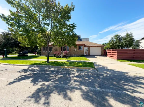 501 S 5th Ave, Virginia, MN 55792