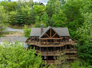 3747 Edge Park Dr, Sevierville, TN 37862