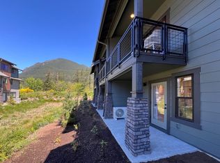 1177 Shoreline Way SE, North Bend, WA 98045