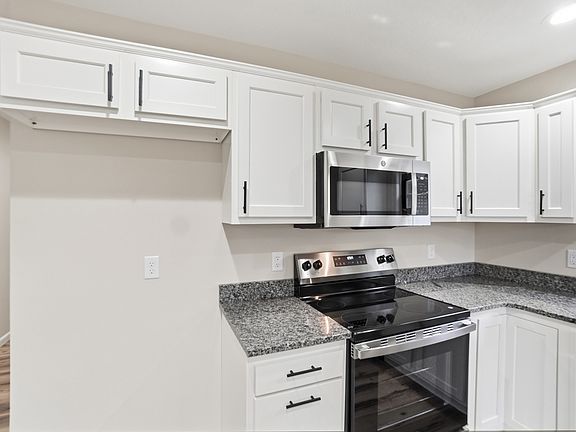 3rd image of 1626 Howell St #101