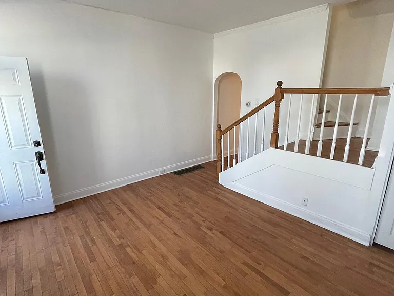 1102 Mount Vernon St — Photo 3