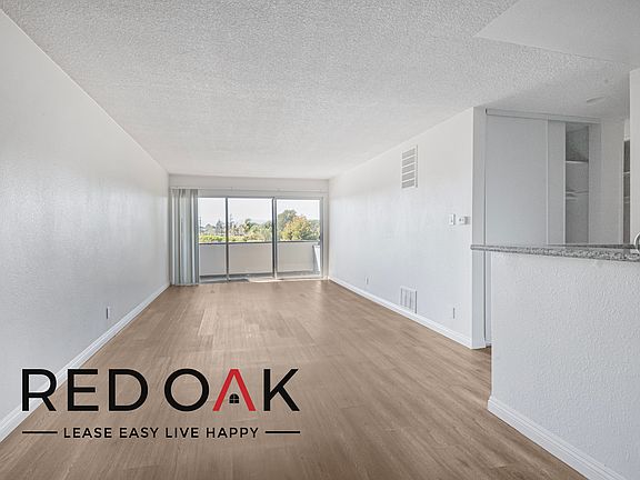 3rd image of 3416 1/2 Manning Ave #3904