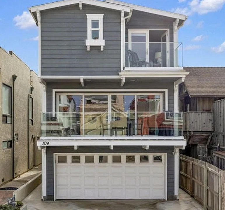 104 La Brea St