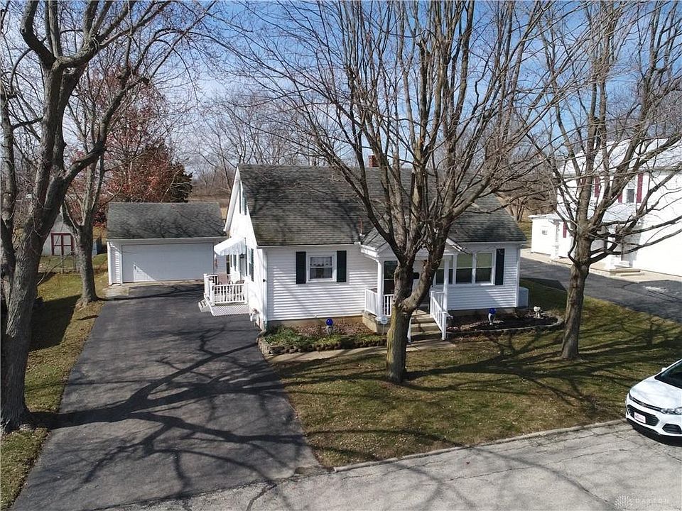 1st image of 52 Apple Dr