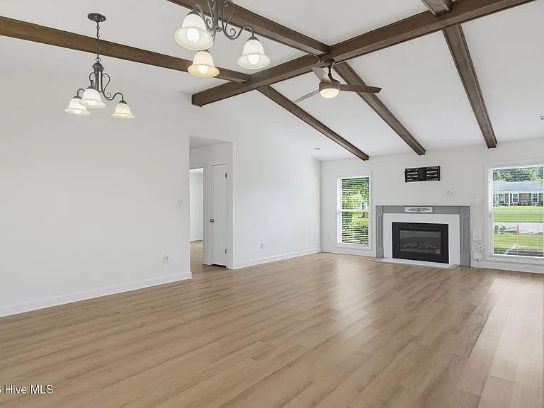 305 W Willowood Ln — Photo 20