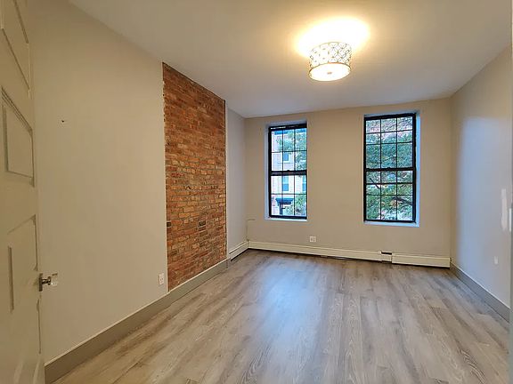 4th image of 261 Linden St APT 2R