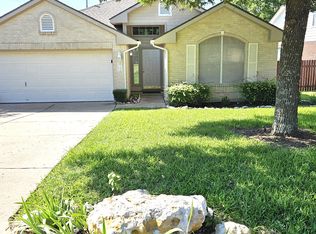 1002 Woodview Dr, Leander, TX 78641