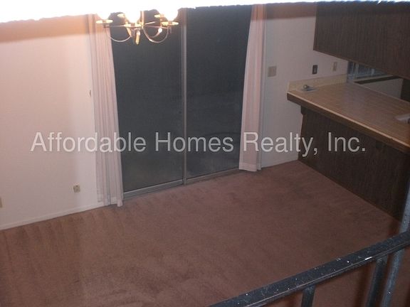 5th image of 4049 Oak Villa Cir