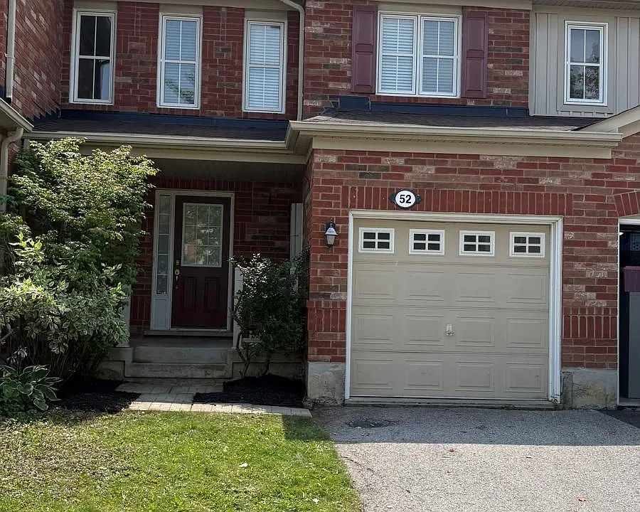 52 Dougherty Cres