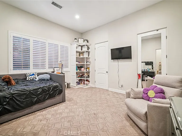 17401 Raymer St — Photo 23