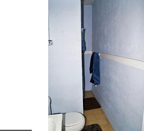 5th image of 216 N Chestnut St