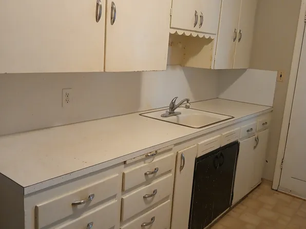 460 N Broadway St APT 4, Blackfoot, ID 83221