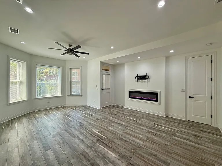 2109 N Spaulding Ave #1 — Photo 3