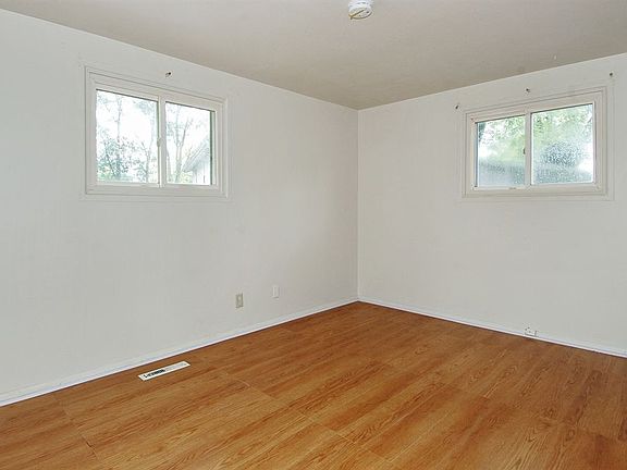 5th image of 257 Harrison St