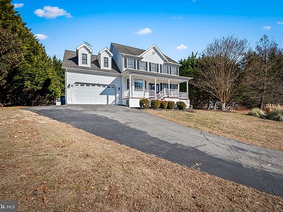 3rd image of 219 Autumn Ln