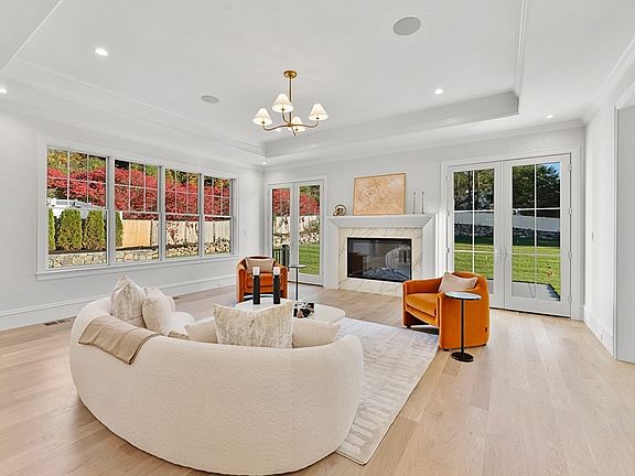 4th image of 8 Crestview Rd