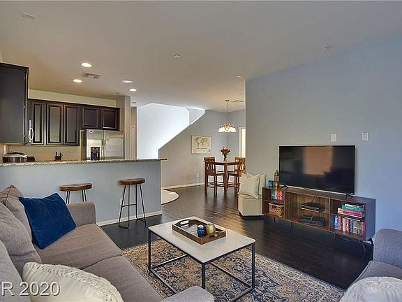4th image of 8940 Merry Mullion Ct