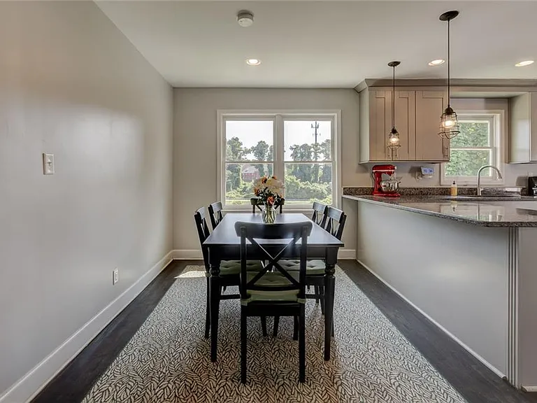 1848 Winthrop Dr SE — Photo 8
