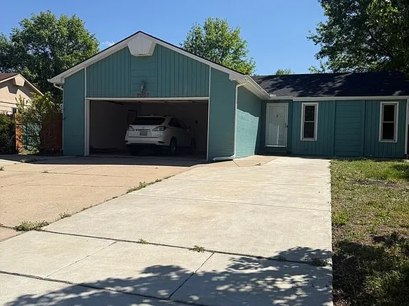 2007 N Wood Ct, Wichita, KS 67212