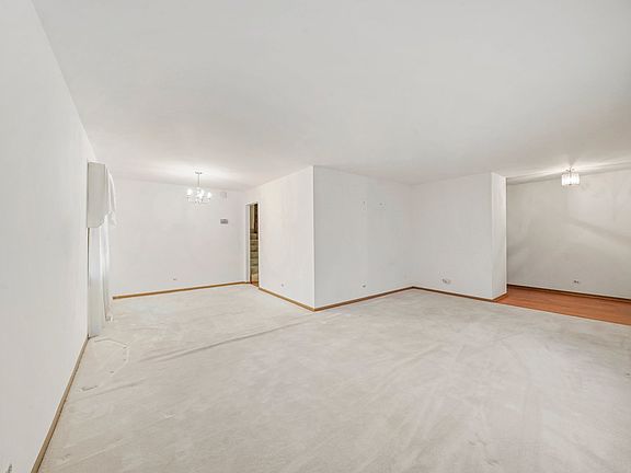 5th image of 2220 Oakdale Cir