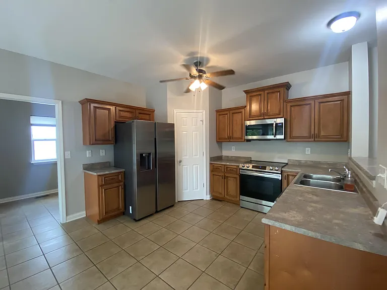 355 Vineland Place Dr — Photo 8
