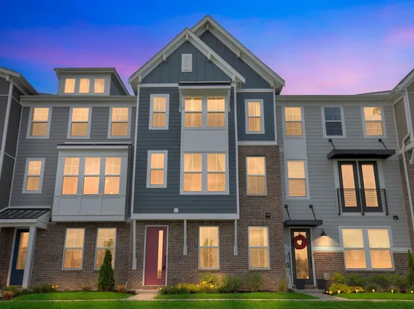 6032 Windsor Dr, McCordsville, IN 46055