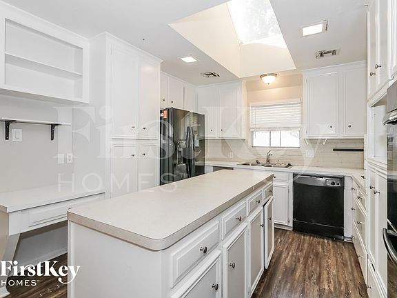 4th image of 710 Herrick Ct