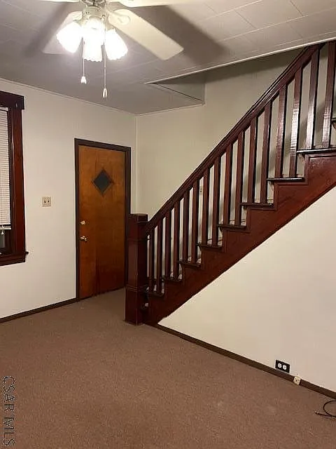 2 bed, 1.0 bath, $700 — Photo 3