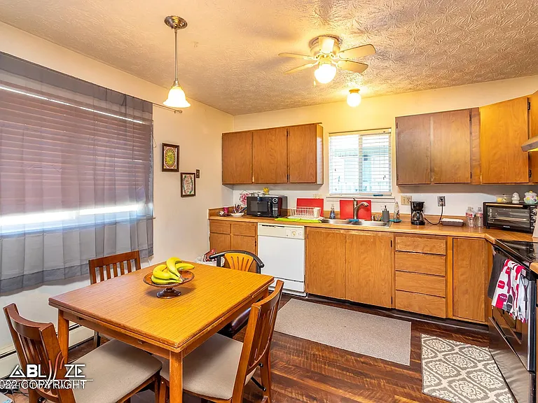 7541 Peck Ave — Photo 4