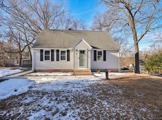 208 Lake Dr, East Hampton, CT 06424