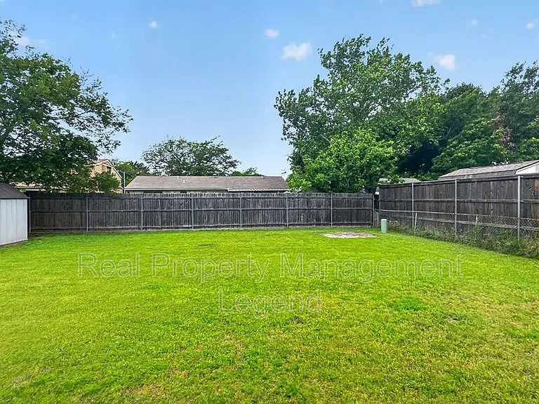 109 N Heights Dr — Photo 19