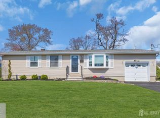 71 Pine St, Spotswood, NJ 08884