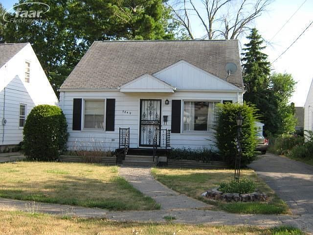 2nd image of 2849 Stevenson St