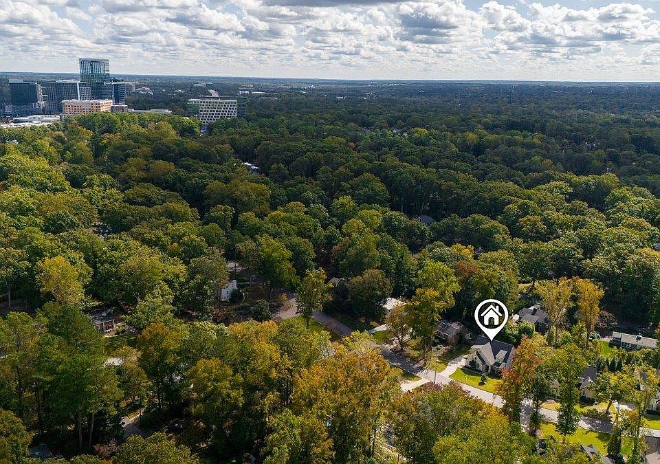 2nd image of 809 Macon Pl