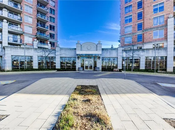 2379 Central Park Dr Unit 101, Oakville, ON L6H 0E3