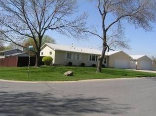 3911 Riverton Ave, Eagan, MN 55122