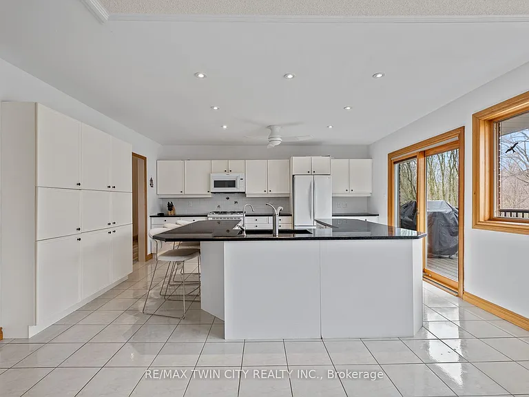 36 Maple Hill Dr — Photo 13