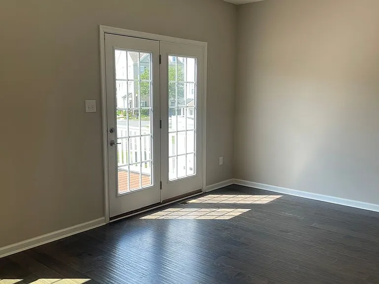 331 S Parkway Dr — Photo 44