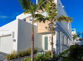 6743 NW 103rd Pl, Doral, FL 33178