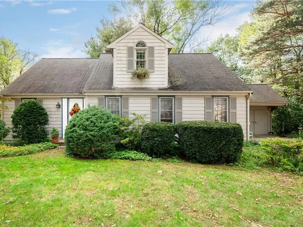 23 Newell Dr, Cumberland, RI 02864